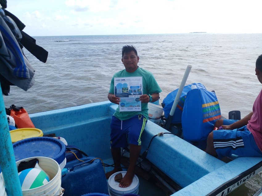 Boat-to-Boat-outreach-to-fishermen-at-LHRA-850