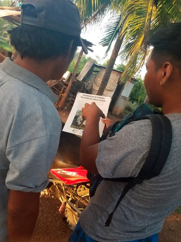 Reef-Protector_Community-steward-doing-community-outreach-800